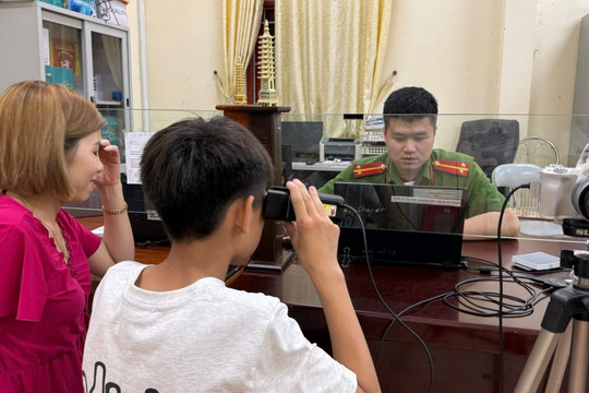 VNeID - tiện ích, không giám sát người dân