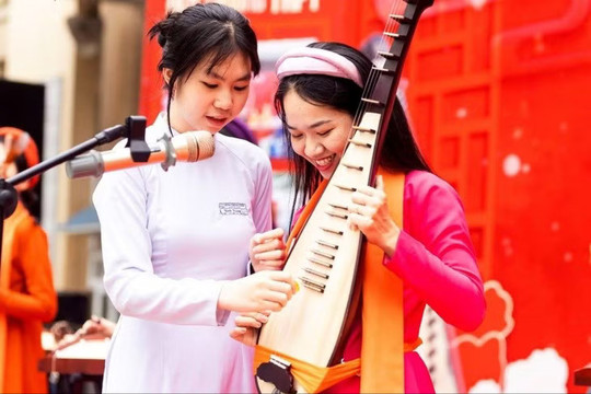 Cuộc thi biểu diễn nhạc cụ truyền thống đầu tiên cho học sinh, sinh viên cả nước