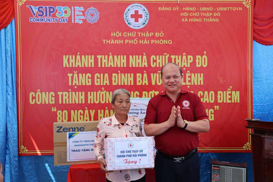 Khánh thành nhà 'Chữ thập đỏ' tặng hộ nghèo ở Hùng Thắng