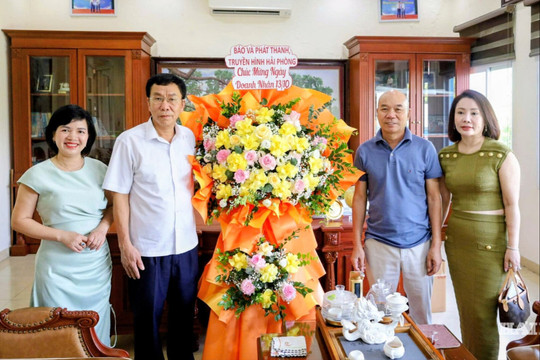 Báo và phát thanh, truyền hình Hải Phòng chúc mừng doanh nghiệp nhân Ngày Doanh nhân Việt Nam