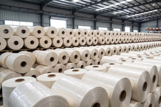 Bộ Công Thương gia hạn thuế chống bán phá giá với sợi dài polyester thêm 5 năm