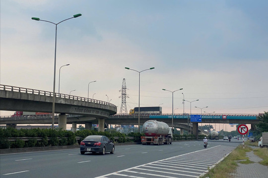 Hạn chế xe tải từ 4 trục trở lên trên đường 390 từ ngày 15/10