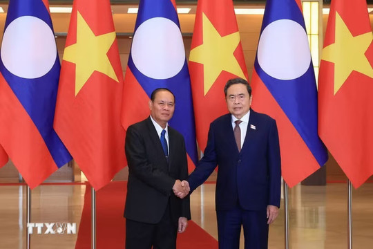 Chủ tịch Quốc hội Trần Thanh Mẫn tiếp Thường trực Ban Bí thư Trung ương Đảng Nhân dân Cách mạng Lào