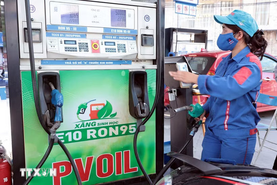 PVOIL giảm giá 350 đồng mỗi lít xăng dầu tại 1.100 cửa hàng trên toàn quốc