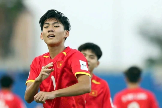 Hoàng Trọng Duy Khang - cầu thủ trẻ nhất của Câu lạc bộ Hải Phòng