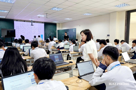 Tiên phong đổi mới kiểm tra, đánh giá trên máy tính