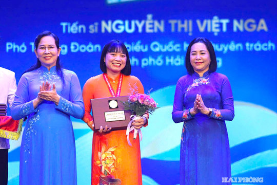 Tiến sĩ Nguyễn Thị Việt Nga được trao Giải thưởng Phụ nữ Việt Nam năm 2026