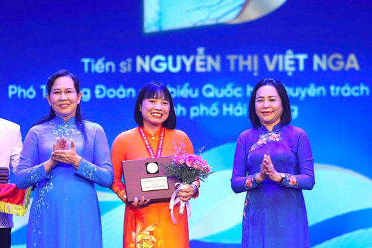 Dr. Nguyen Thi Viet Nga receives 2026 Vietnam Women’s Award