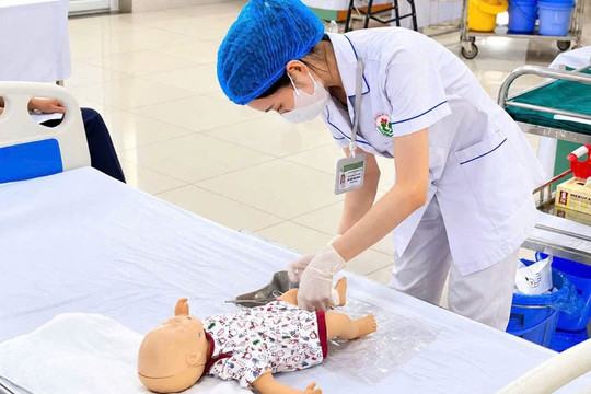 30 điều dưỡng thi điều dưỡng giỏi, thanh lịch