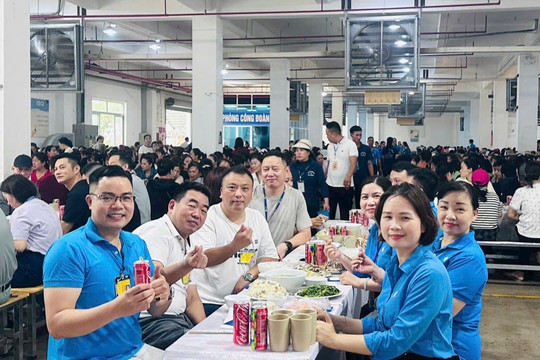 Học Bác bằng sự tận tâm với người lao động