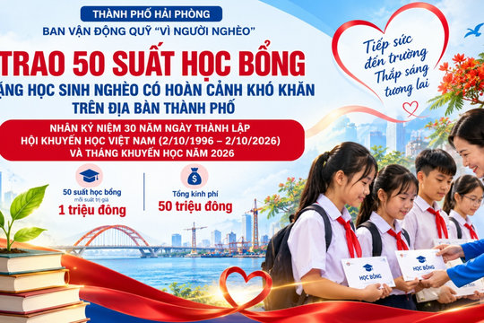 Trao 50 suất học bổng tặng học sinh nghèo vượt khó