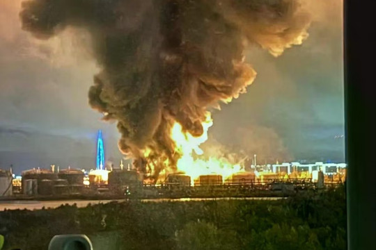 Ukraine tập kích cảng dầu và trung tâm dữ liệu tại Saint Petersburg
