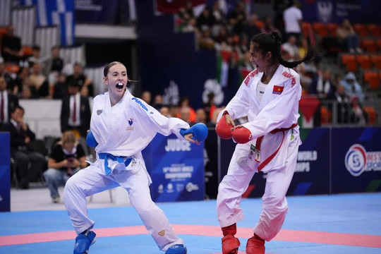 Võ sĩ 17 tuổi Việt Nam giành huy chương bạc karate thế giới