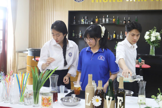 Định hướng nghề nghiệp cho học sinh qua trải nghiệm thực tế