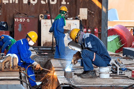 Phát triển ngành đóng tàu - Khai thác lợi thế kinh tế biển