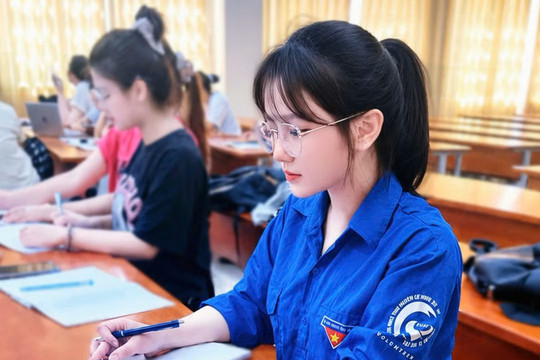 Nữ sinh viên Nông Kim Ngân khởi nghiệp từ giảng đường ngành dược