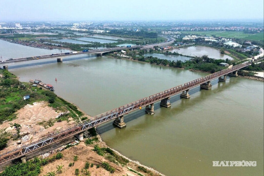 Hải Phòng hạn chế giao thông đường thủy trên sông Thái Bình ngày 23/10
