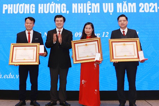 Nữ hiệu trưởng làm theo Bác