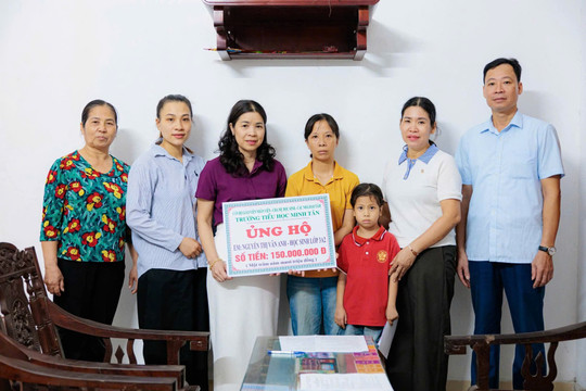 Trường Tiểu học Minh Tân trao 150 triệu đồng hỗ trợ học sinh mổ tim