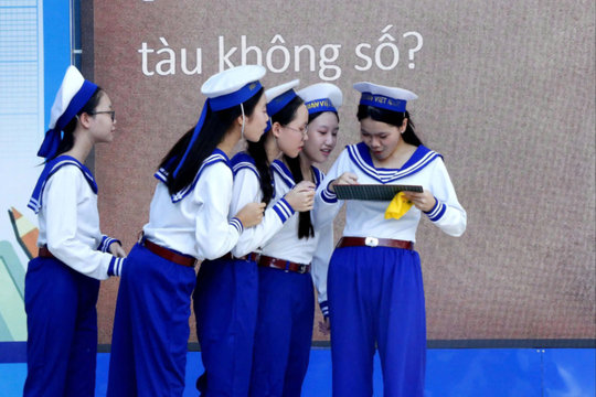 Học sinh Hải Phòng khám phá dấu ấn Đường Hồ Chí Minh trên biển