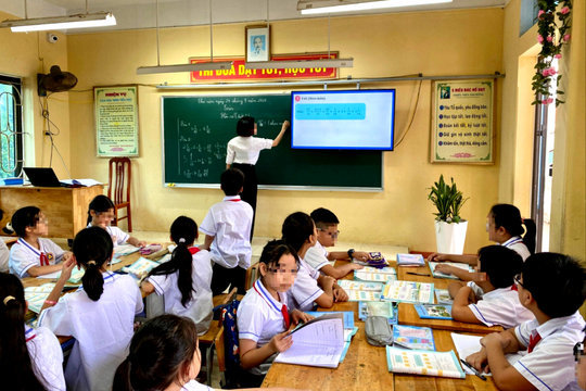 Khó chi trả tiền dạy thêm giờ cho giáo viên theo quy định