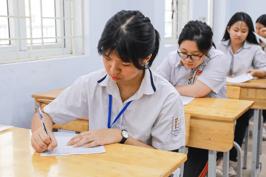 Bộ Giáo dục và Đào tạo lấy ý kiến người dân về thi lớp 10 chỉ với hai môn văn và toán