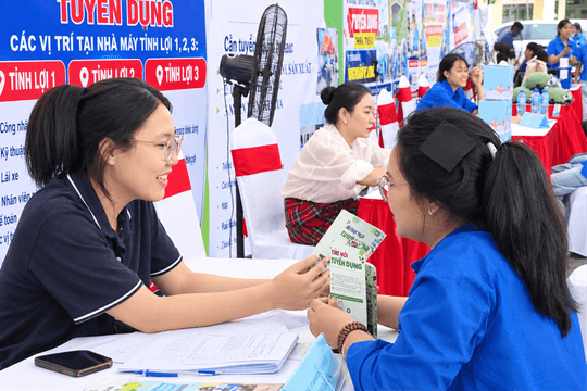 Giúp học sinh nông thôn chọn đúng nghề