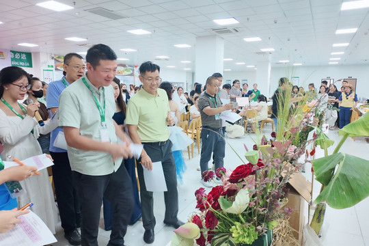 Phát triển tổ chức công đoàn gắn với chăm lo người lao động
