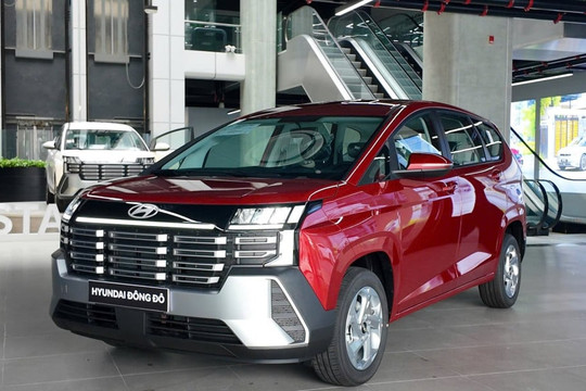 Giá lăn bánh xe Hyundai Stargazer có ưu đãi lớn