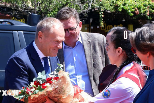 Thủ tướng Ba Lan Donald Tusk thăm phố cổ Hội An