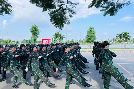 Vượt nắng thao trường chuẩn bị ngày lễ lớn