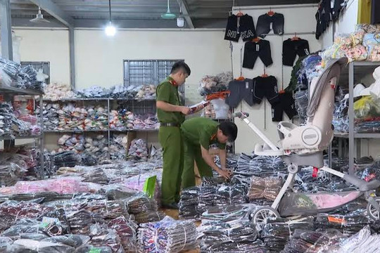 Cảnh giác hàng may mặc 'xuất dư'