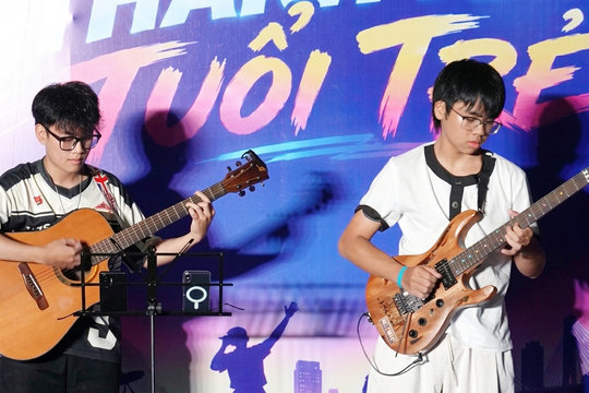 Khi phố đêm Hải Phòng ngân vang giai điệu trẻ