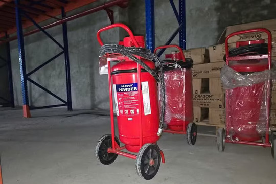 Hơn 1,2 triệu bình chữa cháy giả, 9 bị cáo hầu tòa