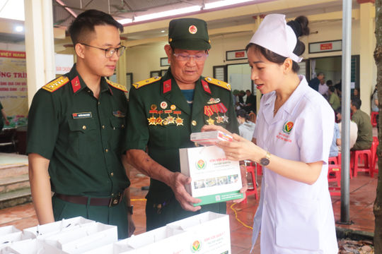 Thắm tình quân - dân nơi nguồn cội