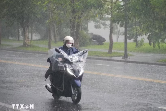Bắc Bộ có mưa dông vài nơi, nhiệt độ cao nhất 33 độ C