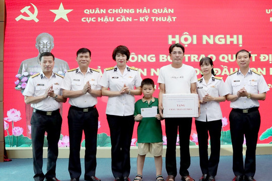 Hoạt động 'Hải quân nhận đỡ đầu con ngư dân' - Lan tỏa việc làm nhân ái