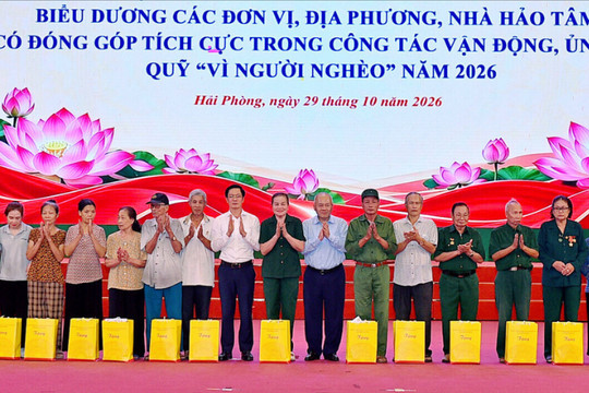 Hai Phong launches peak month for the poor