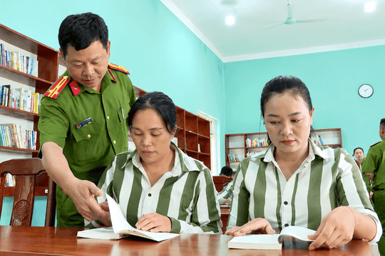 Những con chữ sau song sắt