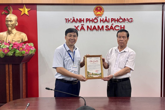 Một gia đình ủng hộ gần 850 triệu đồng cho xã Nam Sách
