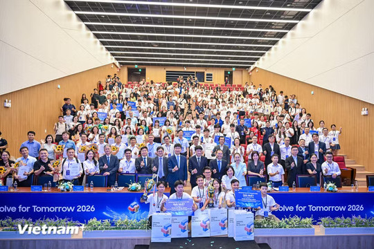 Vinh danh các tài năng trẻ xuất sắc tại cuộc thi Samsung Solve for Tomorrow 2026