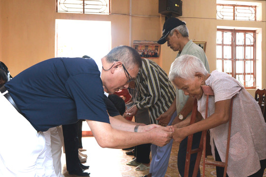 Tổ chức Tzu Chi hỗ trợ 72 người bệnh tại Bệnh viện Phong Chí Linh