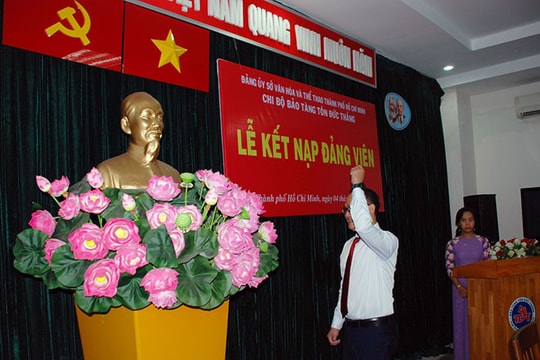 Quyết tâm cao, nỗ lực lớn mới mong đạt mục tiêu kết nạp đảng viên
