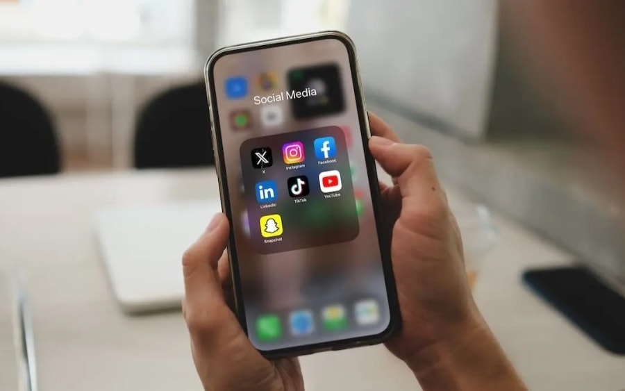 YouTube 'bay màu' trên nhiều mẫu iPhone và iPad đời cũ