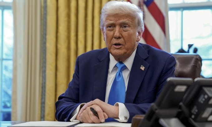 Ông Trump ký sắc lệnh cấm nhập cảnh với công dân 12 nước