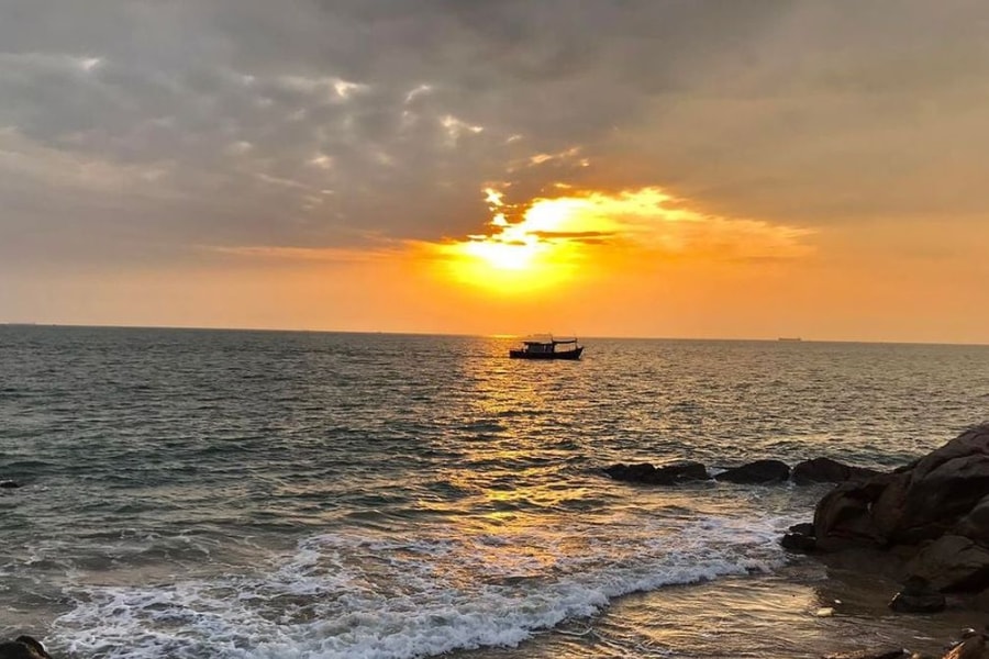 Biển vỗ về vẫy gọi