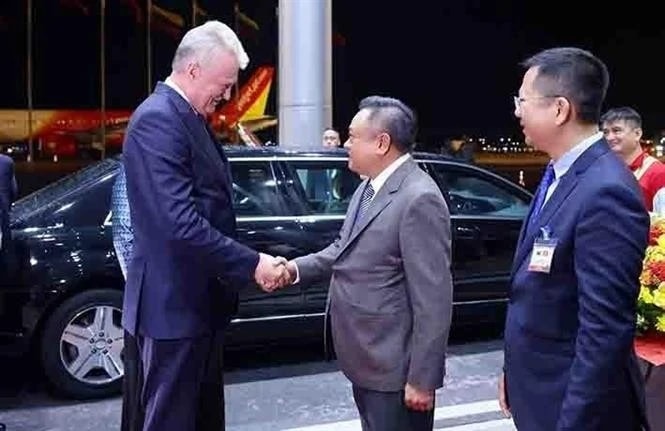 Lithuanian President begins official visit to Vietnam