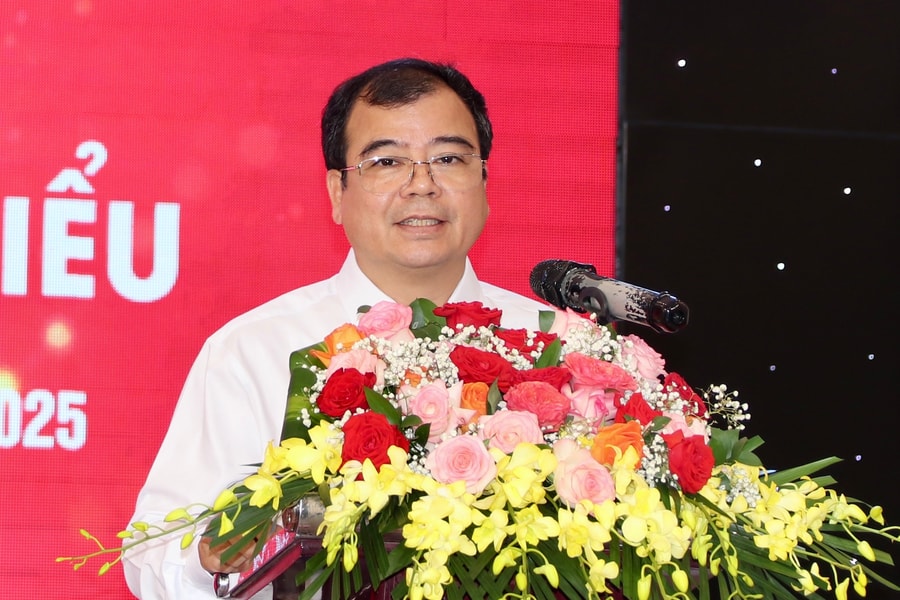 Tôn vinh 100 người hiến máu tình nguyện tiêu biểu