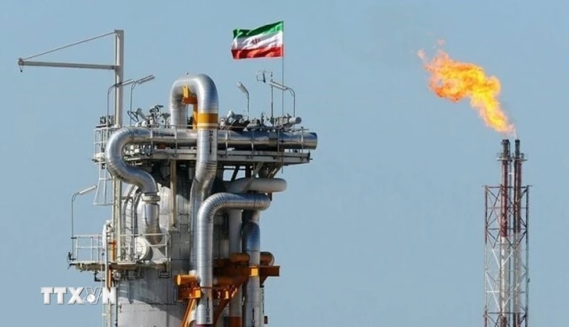 Giá dầu châu Á tăng mạnh do lo ngại về cuộc xung đột Israel - Iran