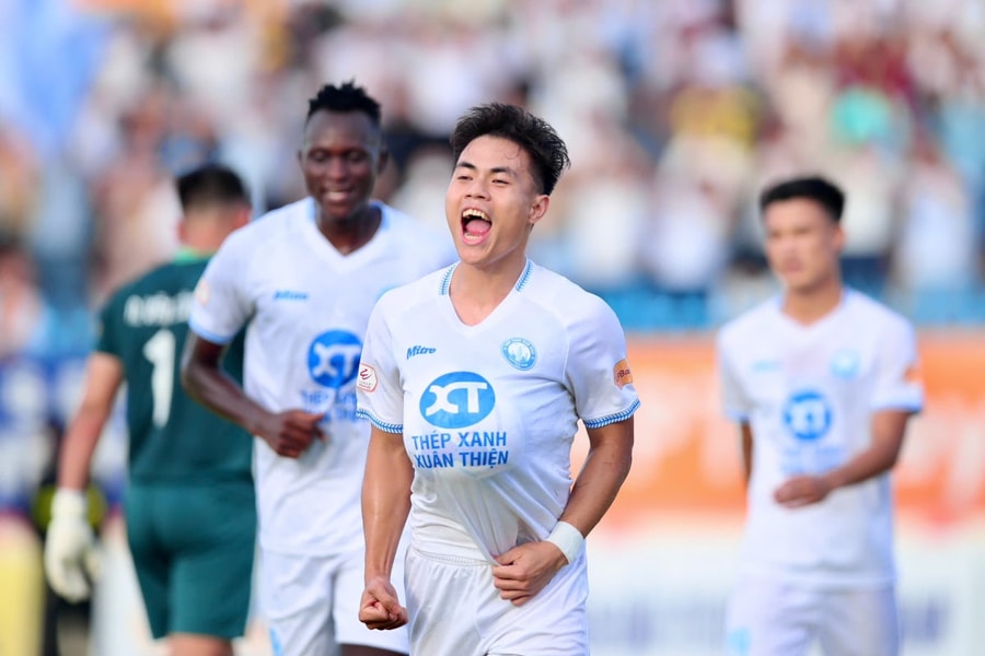 Nam Định lần thứ hai liên tiếp vô địch V-League